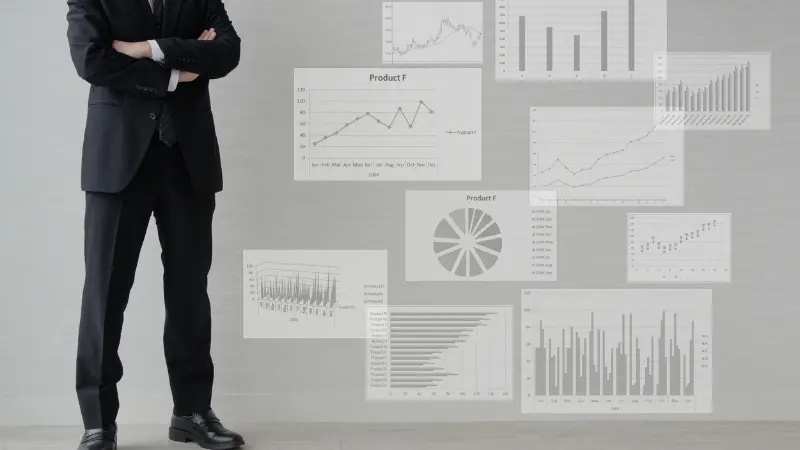 令和ロマンの漫才を分析するイメージとして使われたグラフと男性のイラスト