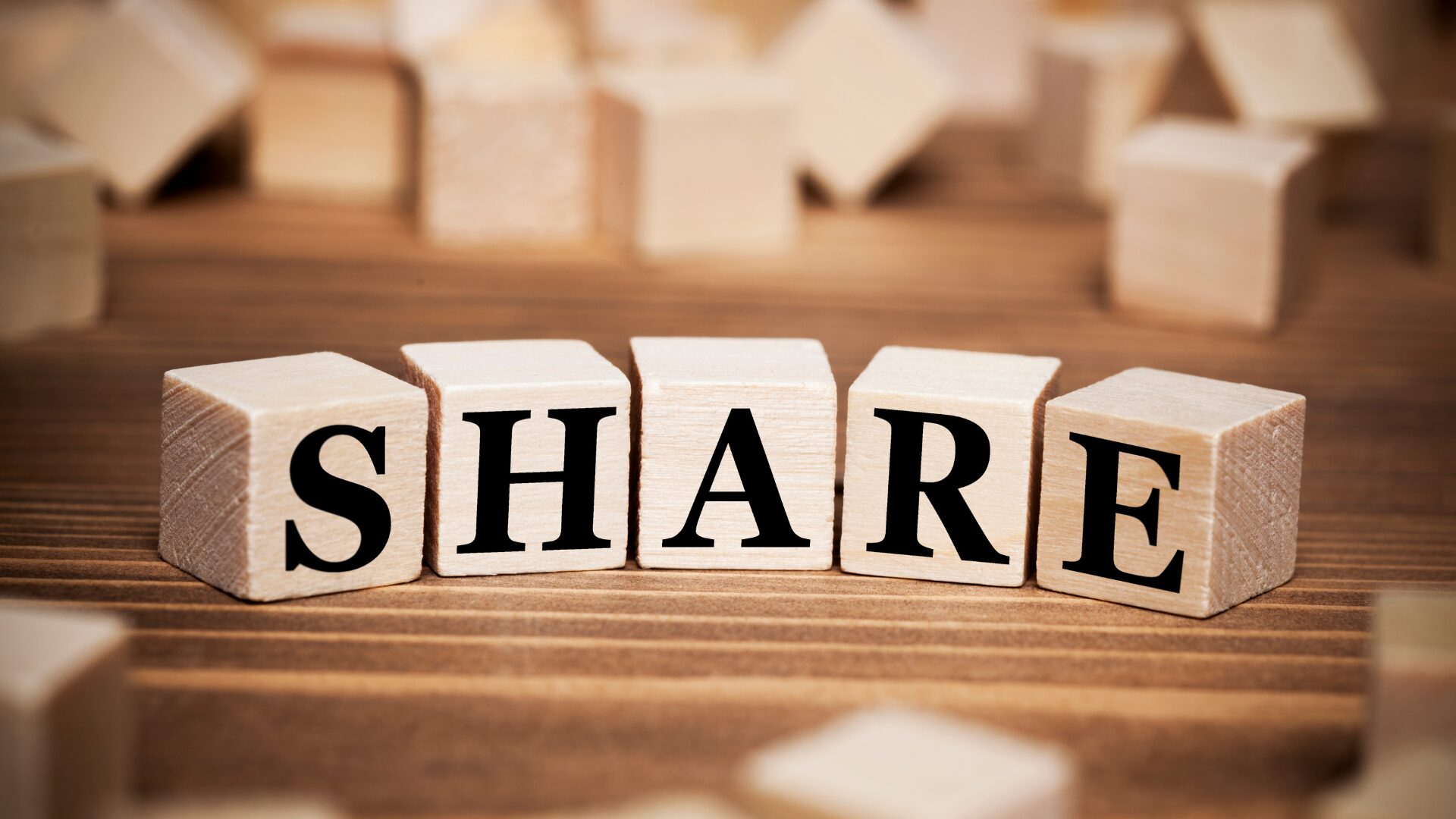 中央に『SHARE』の文字がサイコロに書かれている